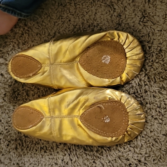 Gold ballet slippers. Metallic. - Picture 2 of 3
